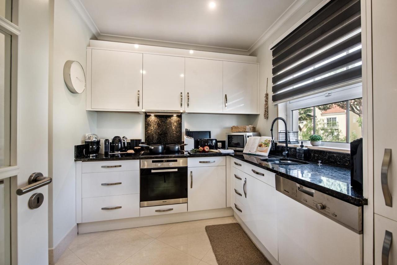 Luxury Apartment With Communal Pool And Terrace Quarteira Bagian luar foto