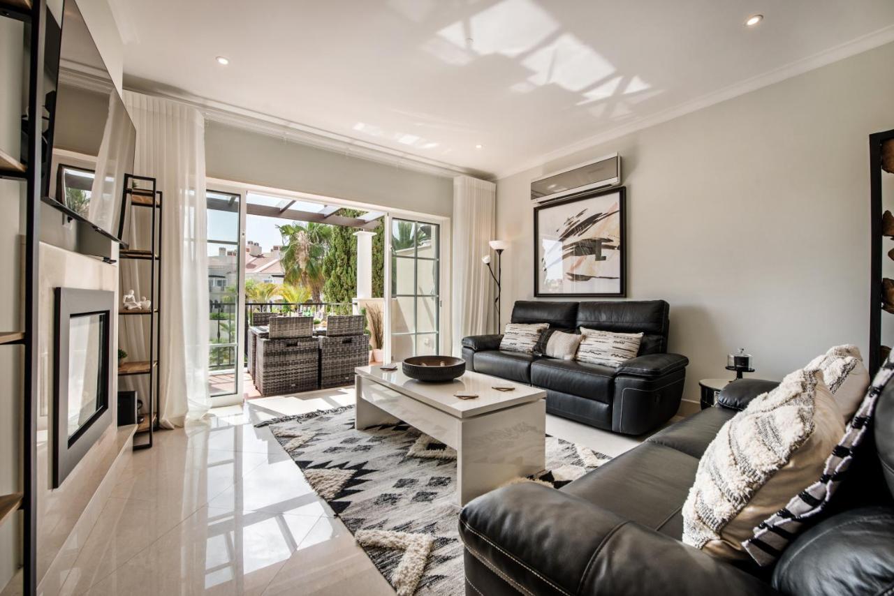 Luxury Apartment With Communal Pool And Terrace Quarteira Bagian luar foto